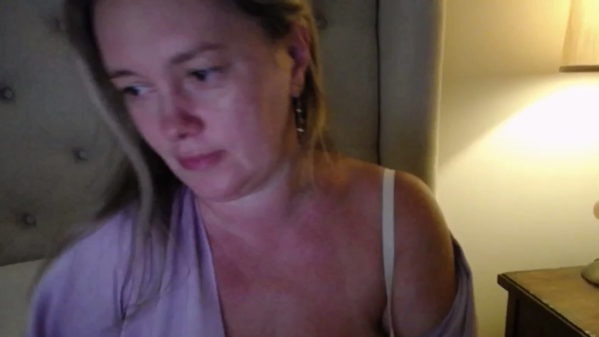 Gallery image thumbnail from J0llye's myfreecams stream on, 07/01/2025, 20:33 image 9 of 20