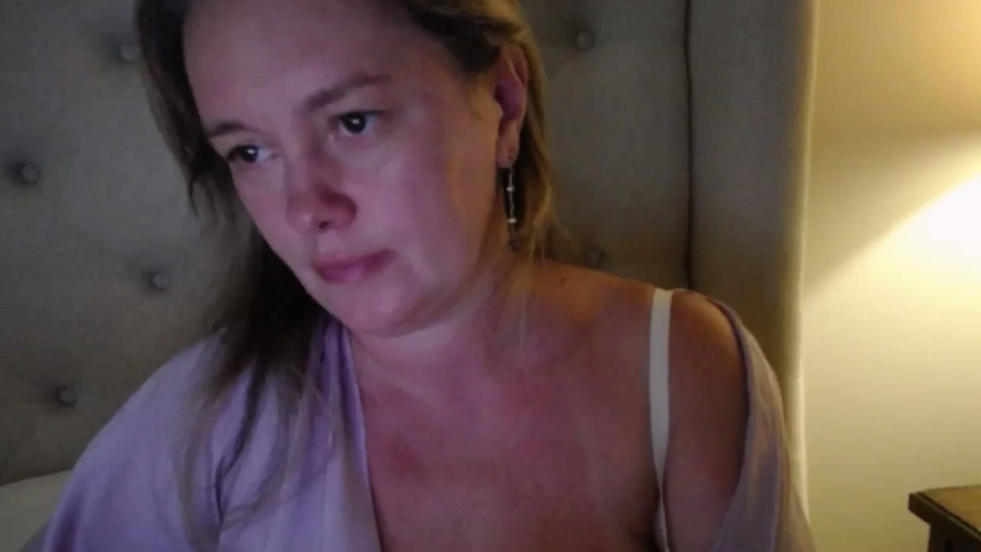 Gallery image thumbnail from J0llye's myfreecams stream on, 07/01/2025, 20:33 image 14 of 20