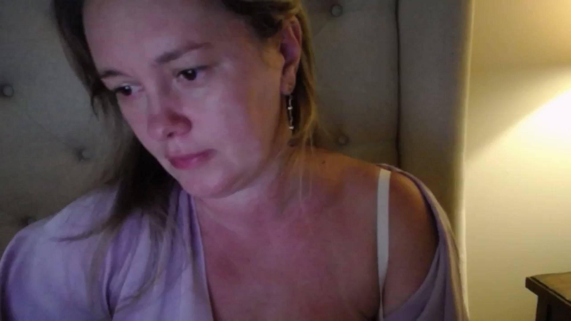 Gallery image thumbnail from J0llye's myfreecams stream on, 07/01/2025, 20:33 image 13 of 20