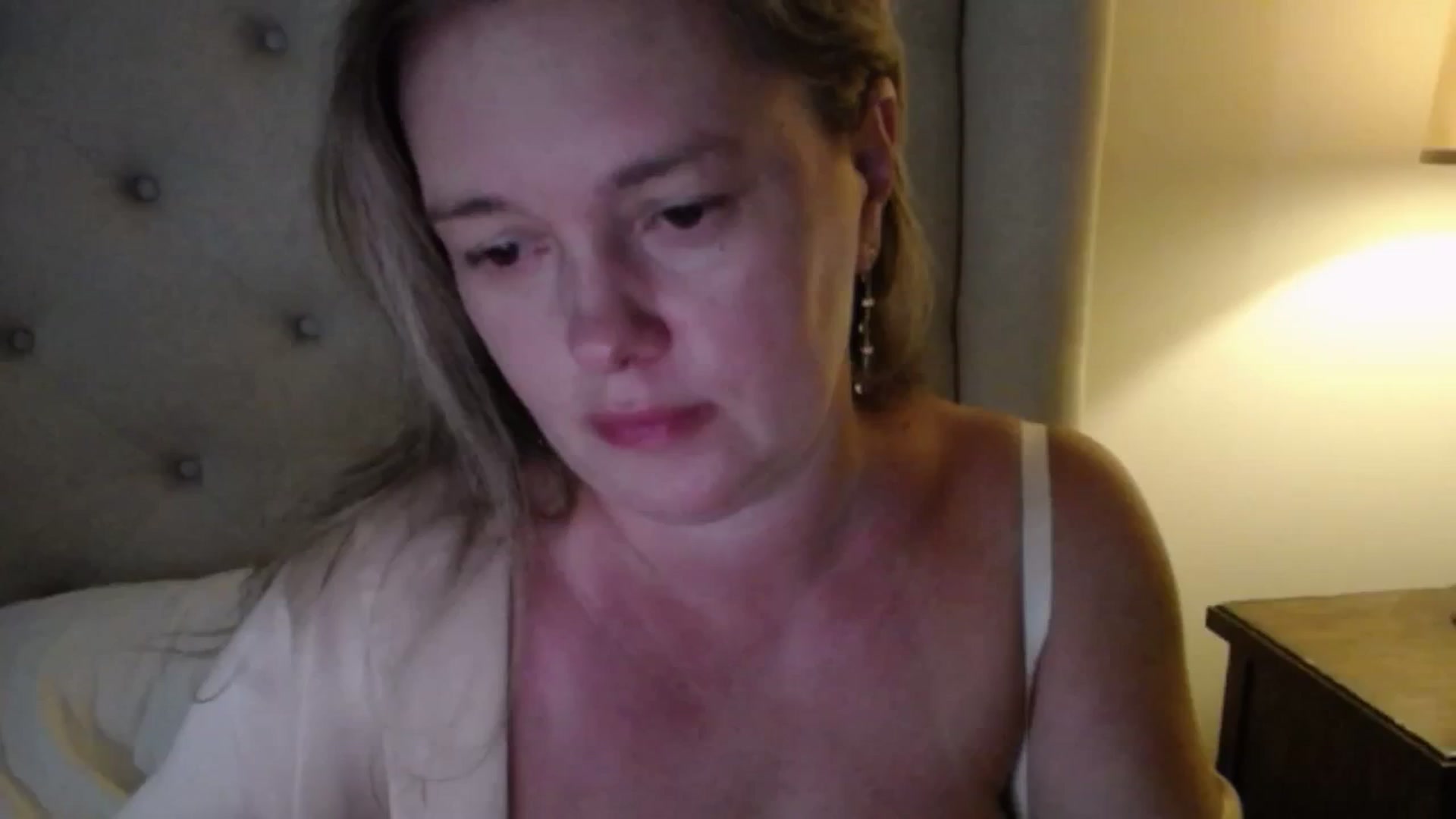 Gallery image thumbnail from J0llye's myfreecams stream on, 07/02/2025, 20:07 image 8 of 20