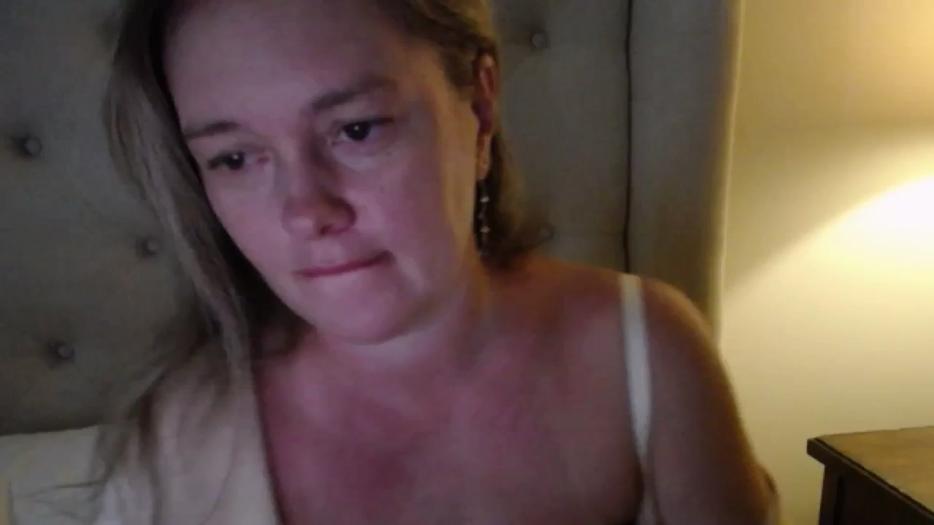 Gallery image thumbnail from J0llye's myfreecams stream on, 07/02/2025, 20:07 image 11 of 20