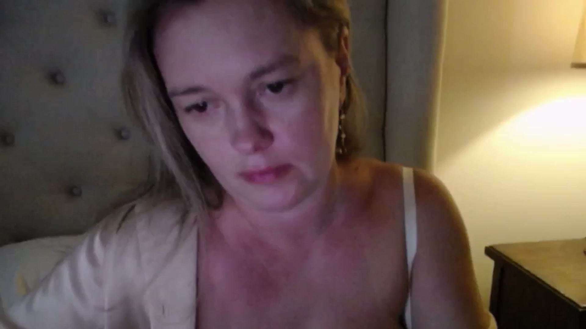 Gallery image thumbnail from J0llye's myfreecams stream on, 07/02/2025, 20:07 image 6 of 20