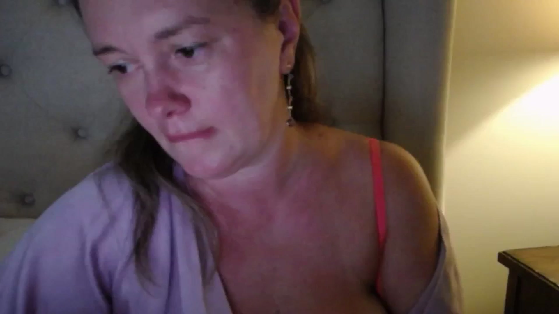 Gallery image thumbnail from J0llye's myfreecams stream on, 07/03/2025, 20:20 image 15 of 20