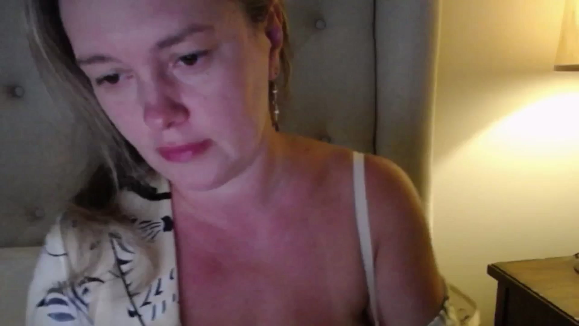 Gallery image thumbnail from J0llye's myfreecams stream on, 07/04/2025, 20:18 image 1 of 20