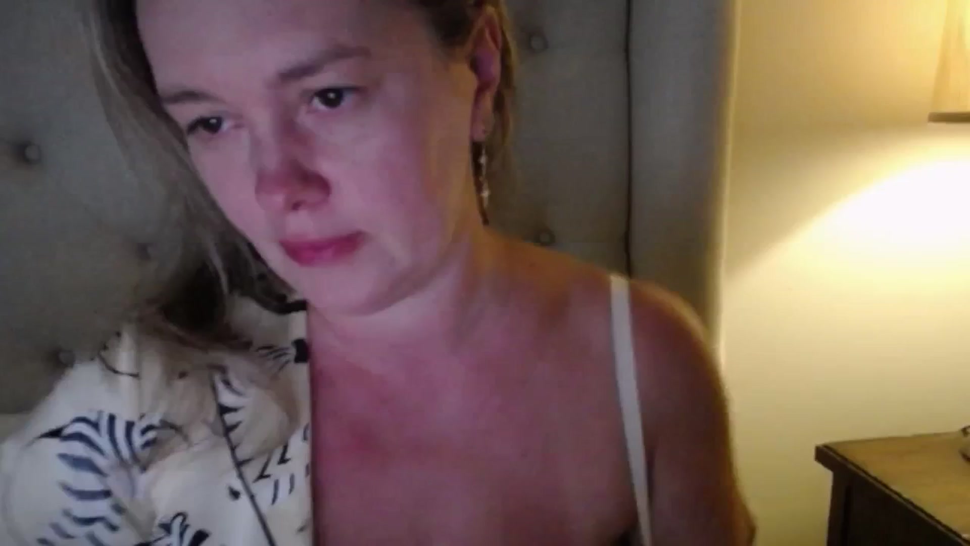 Gallery image thumbnail from J0llye's myfreecams stream on, 07/04/2025, 20:18 image 2 of 20