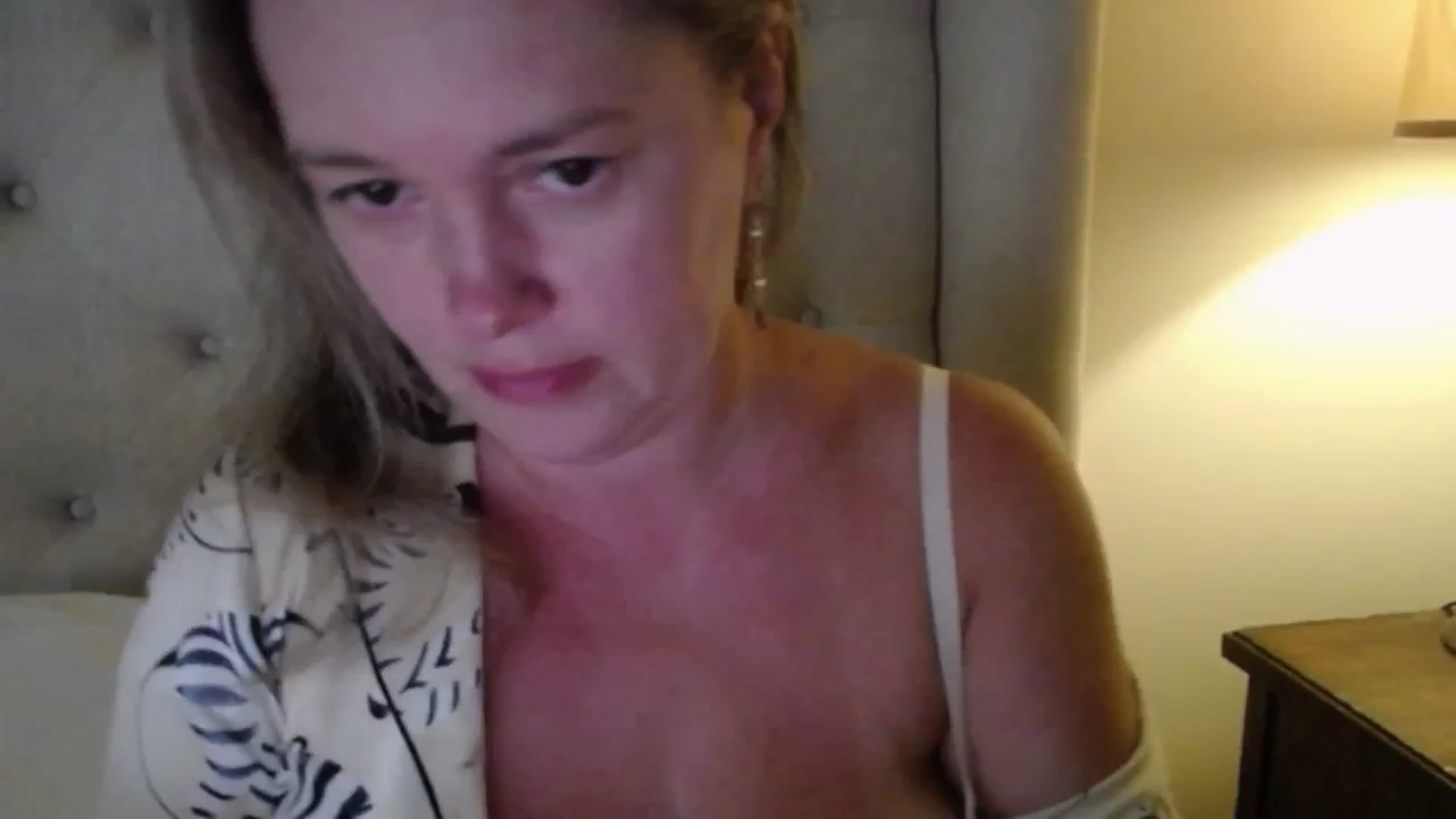 Gallery image thumbnail from J0llye's myfreecams stream on, 07/04/2025, 20:18 image 7 of 20