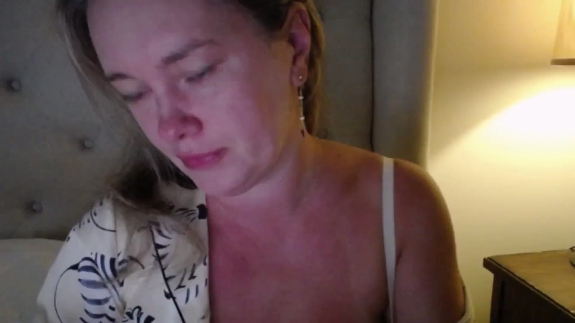 Gallery image thumbnail from J0llye's myfreecams stream on, 07/04/2025, 20:18 image 4 of 20