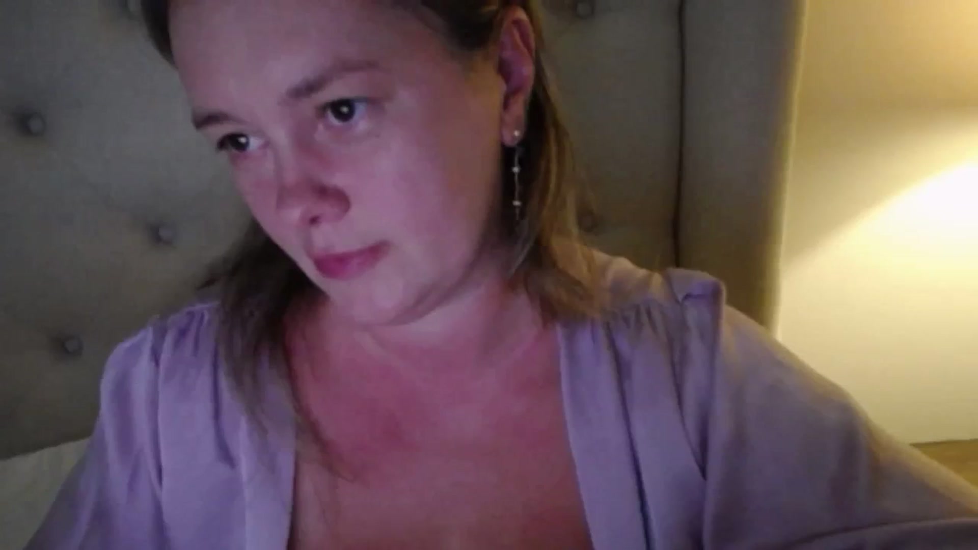 Gallery image thumbnail from J0llye's myfreecams stream on, 07/06/2025, 20:22 image 17 of 20
