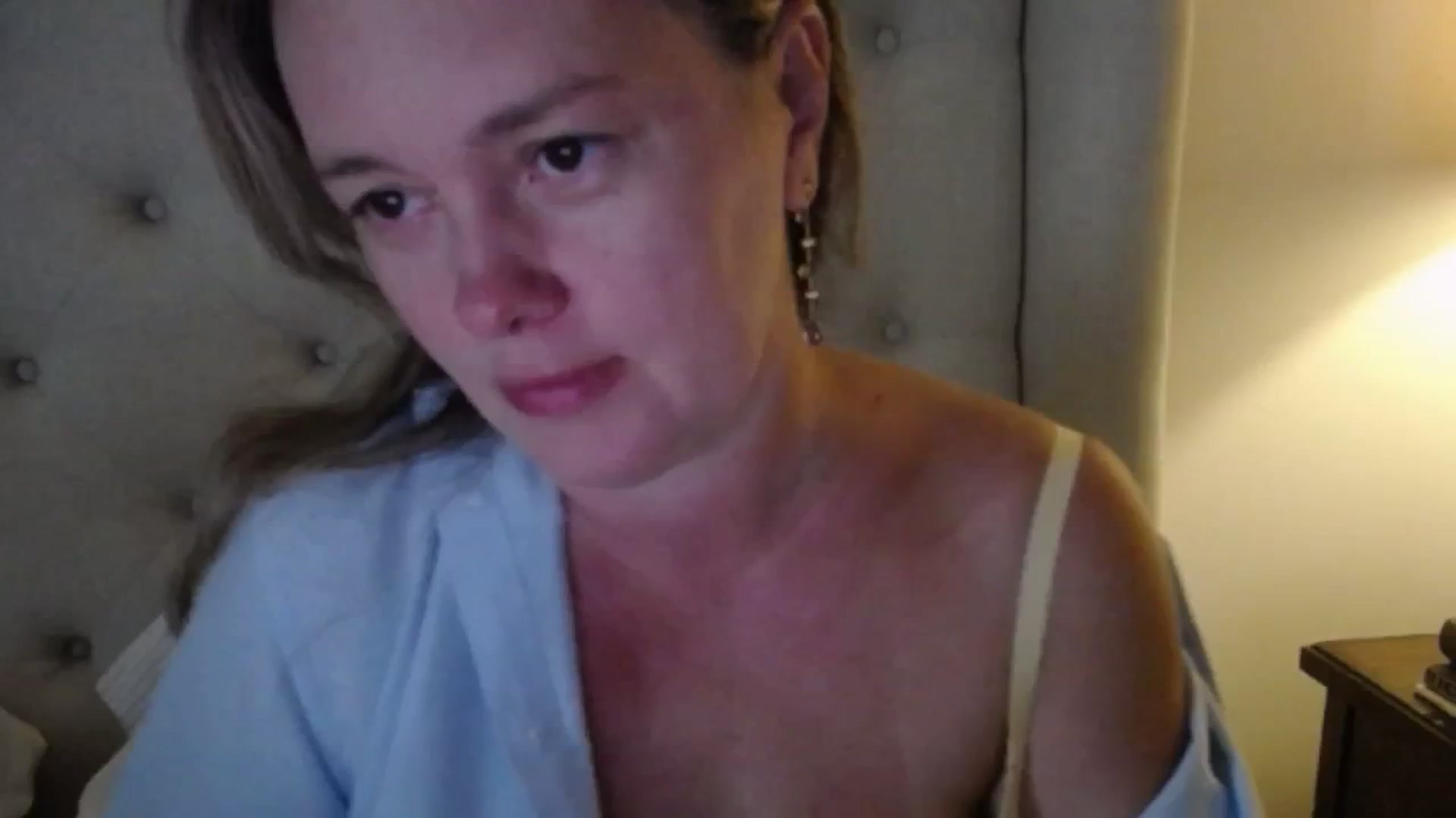 Gallery image thumbnail from J0llye's myfreecams stream on, 07/08/2025, 20:34 image 3 of 20