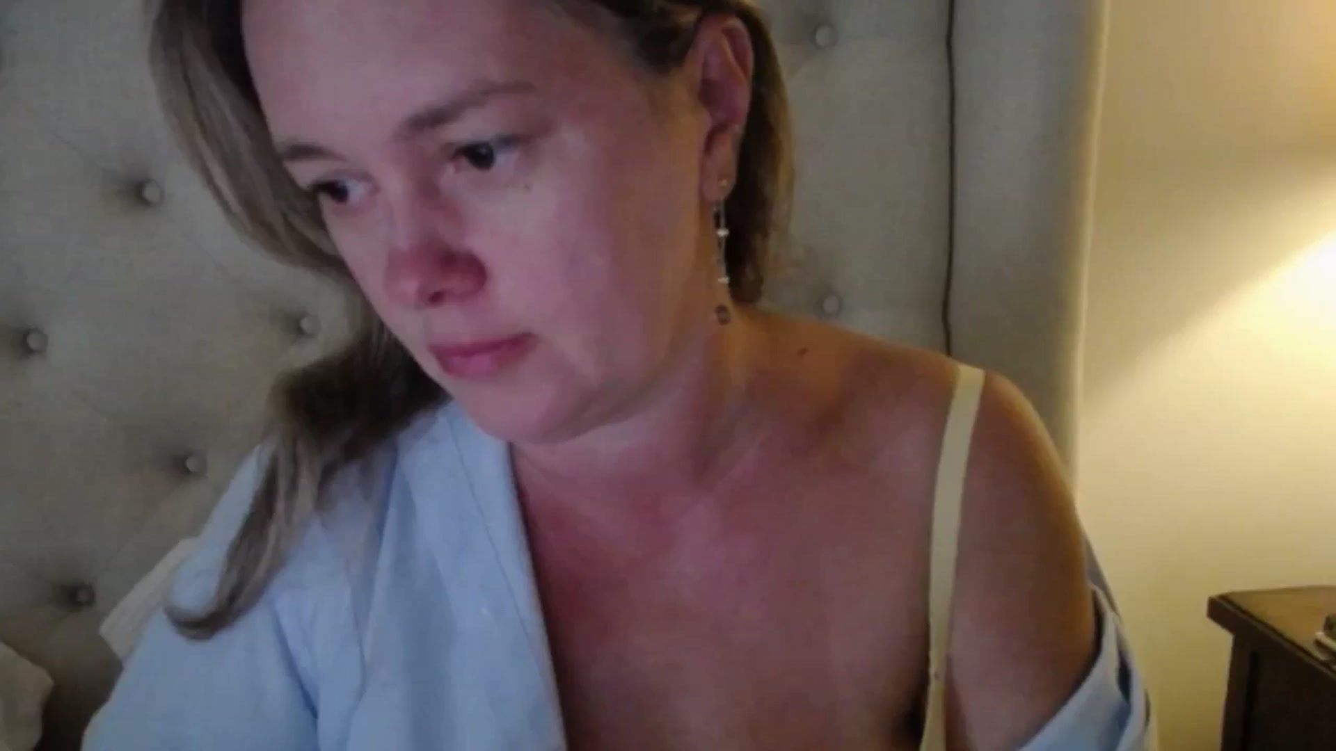 Gallery image thumbnail from J0llye's myfreecams stream on, 07/08/2025, 20:34 image 7 of 20