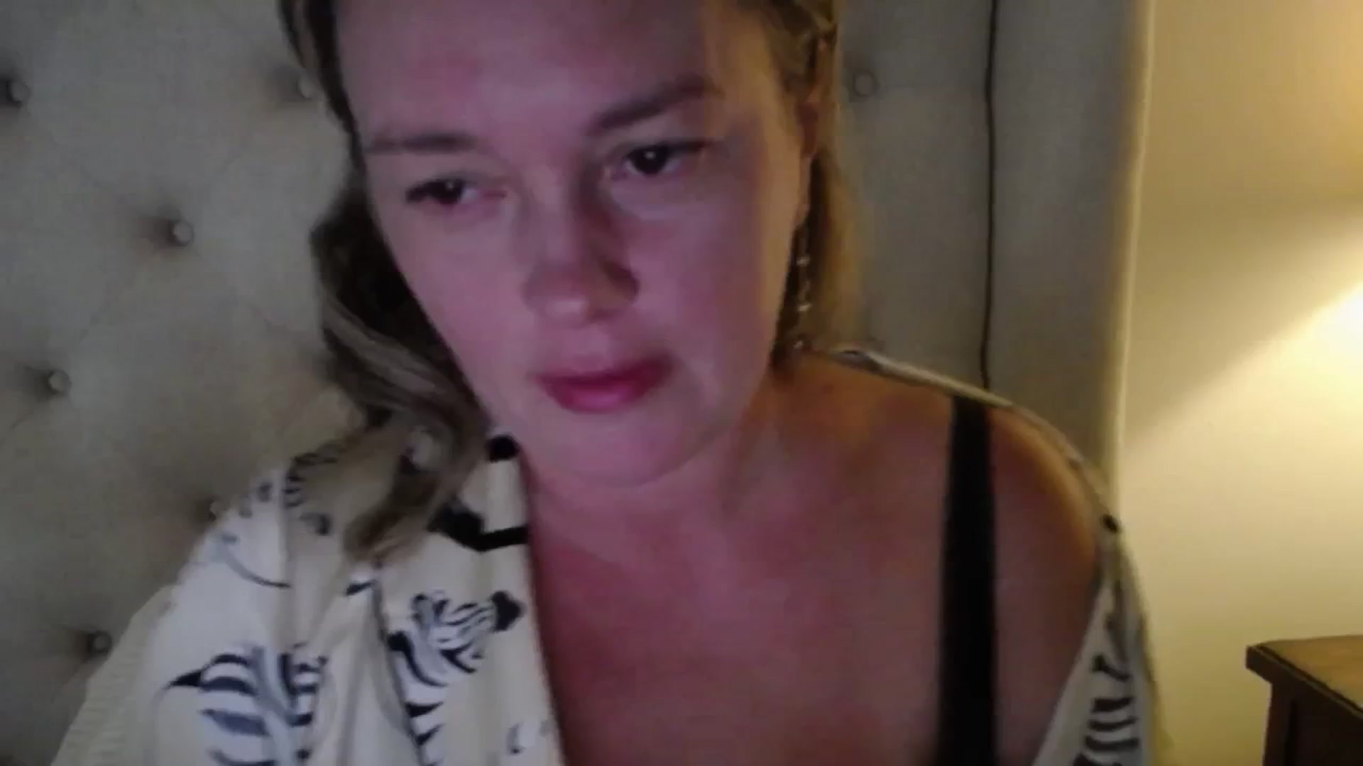 Gallery image thumbnail from J0llye's myfreecams stream on, 07/09/2025, 19:57 image 15 of 20