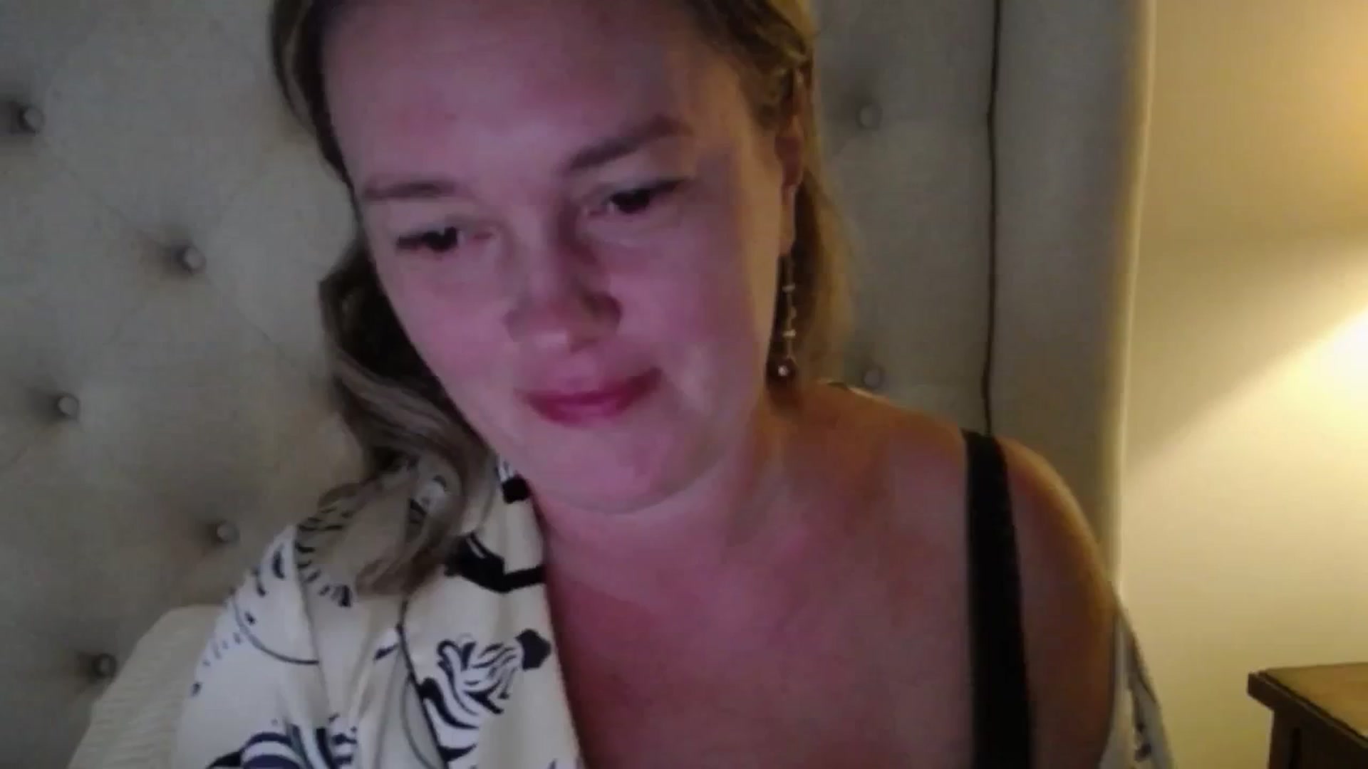 Gallery image thumbnail from J0llye's myfreecams stream on, 07/09/2025, 19:57 image 12 of 20