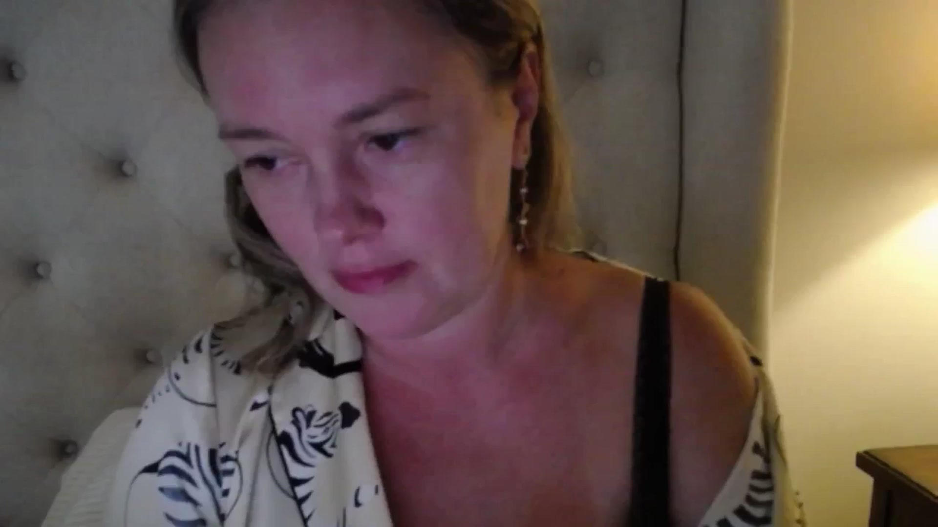 Gallery image thumbnail from J0llye's myfreecams stream on, 07/09/2025, 19:57 image 11 of 20