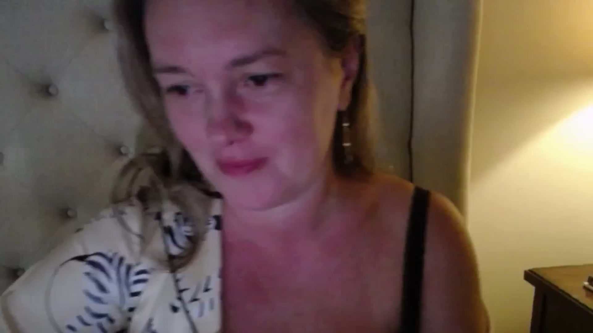 Gallery image thumbnail from J0llye's myfreecams stream on, 07/09/2025, 21:05 image 7 of 20