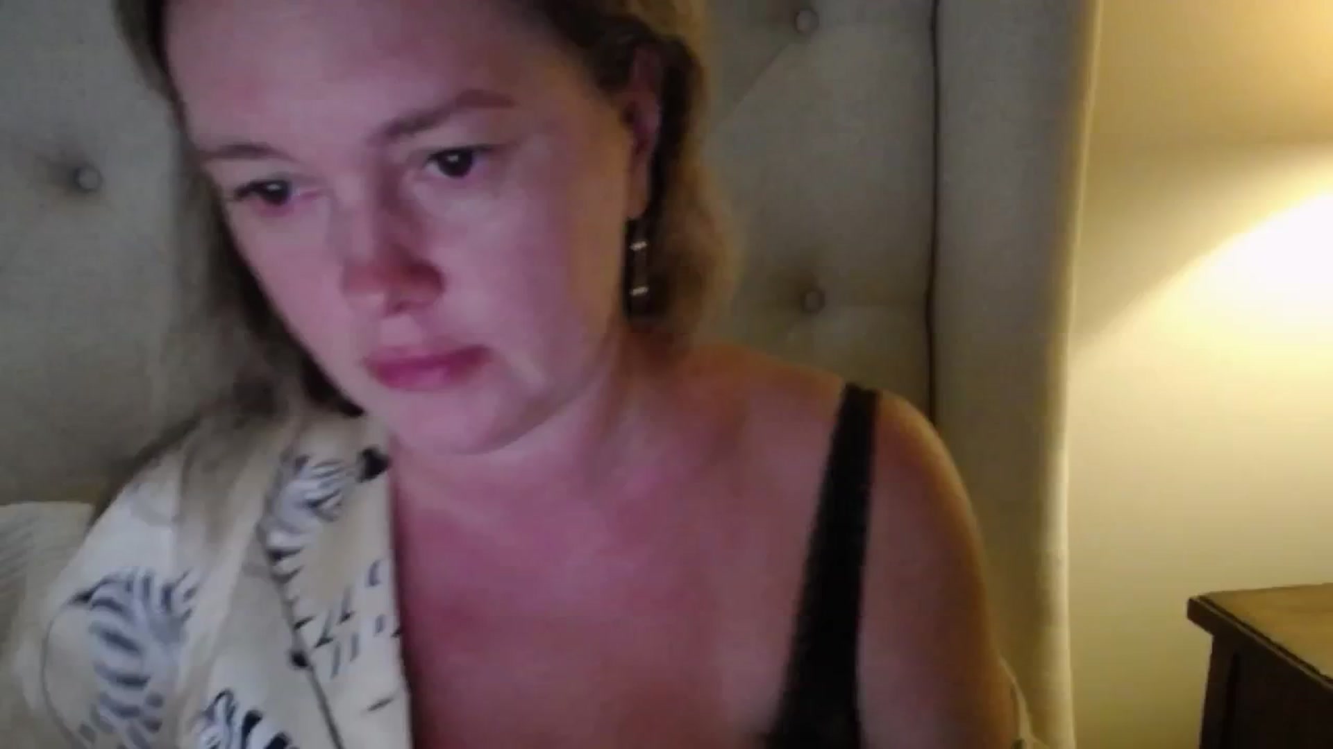 Gallery image thumbnail from J0llye's myfreecams stream on, 07/10/2025, 20:19 image 5 of 20