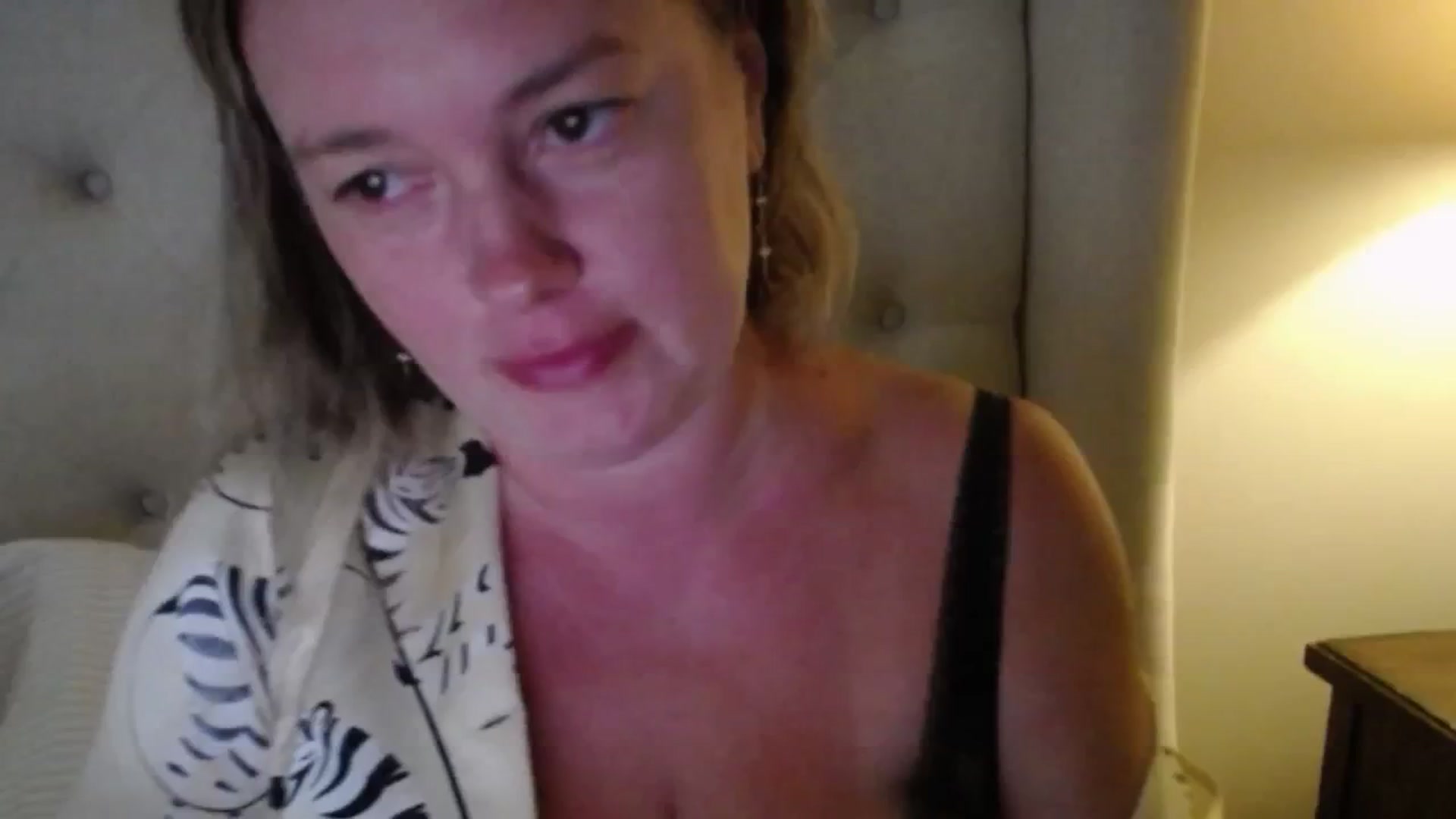 Gallery image thumbnail from J0llye's myfreecams stream on, 07/10/2025, 20:19 image 8 of 20