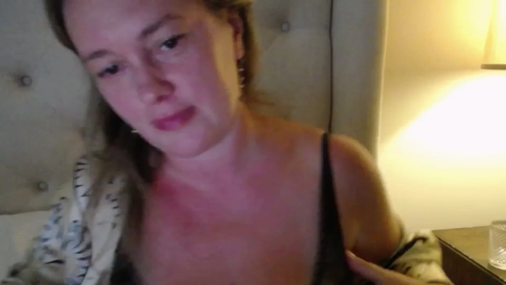 Gallery image thumbnail from J0llye's myfreecams stream on, 07/12/2025, 20:34 image 10 of 20