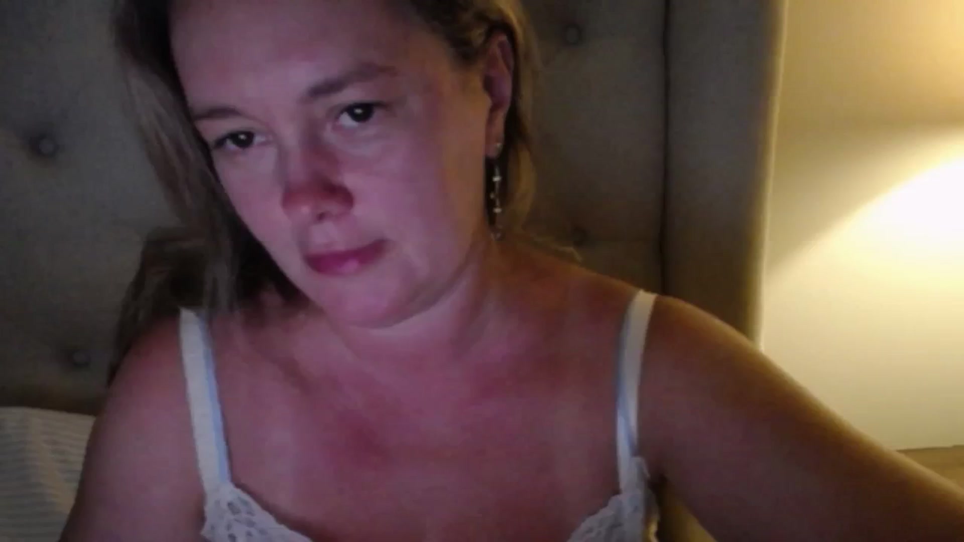 Gallery image thumbnail from J0llye's myfreecams stream on, 07/13/2025, 20:02 image 9 of 20