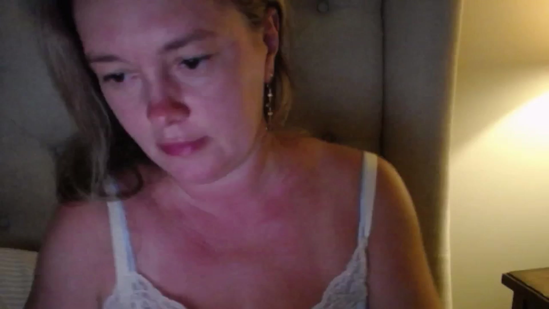 Gallery image thumbnail from J0llye's myfreecams stream on, 07/13/2025, 20:02 image 11 of 20