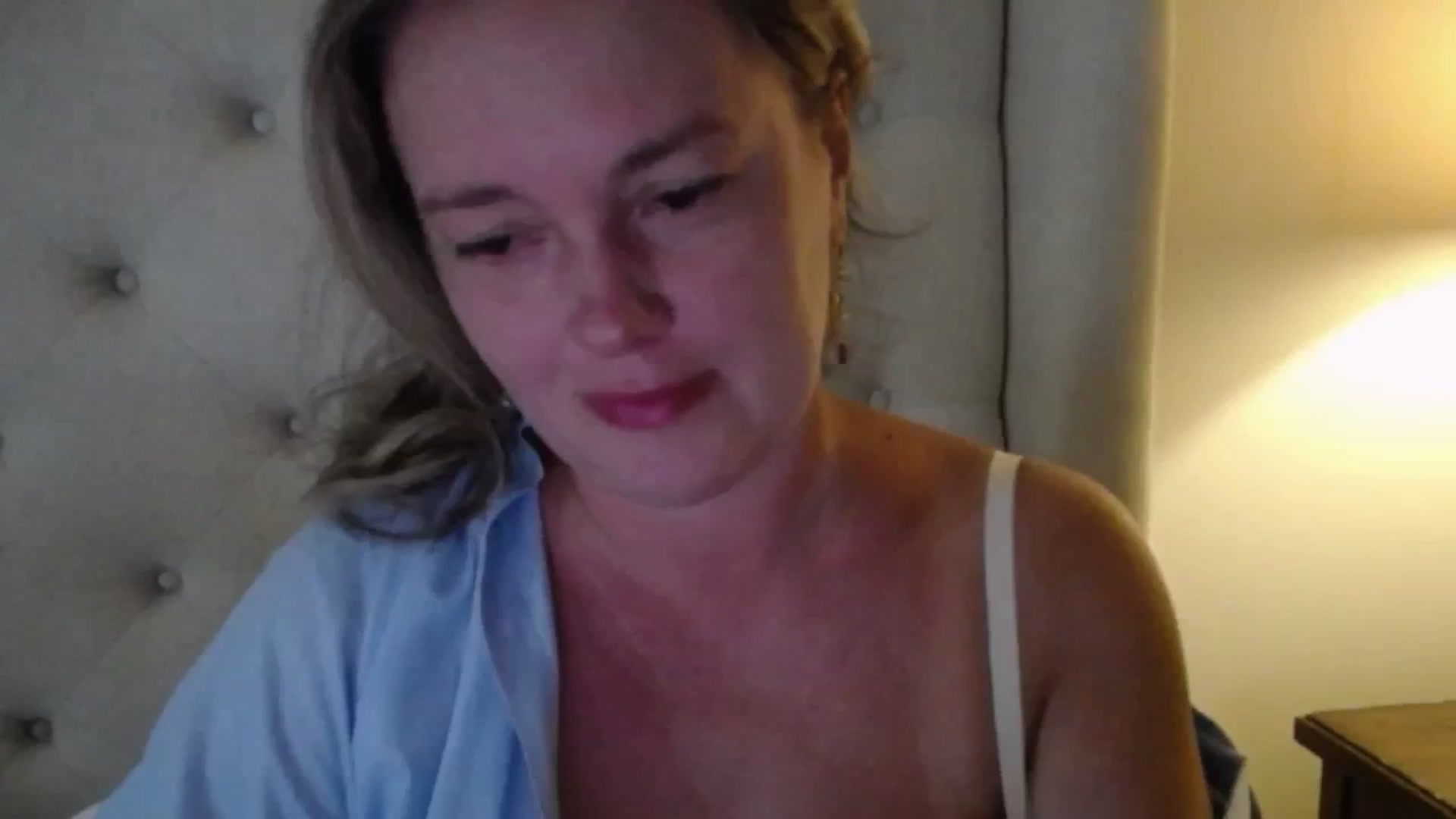 Gallery image thumbnail from J0llye's myfreecams stream on, 07/16/2025, 20:32 image 2 of 20