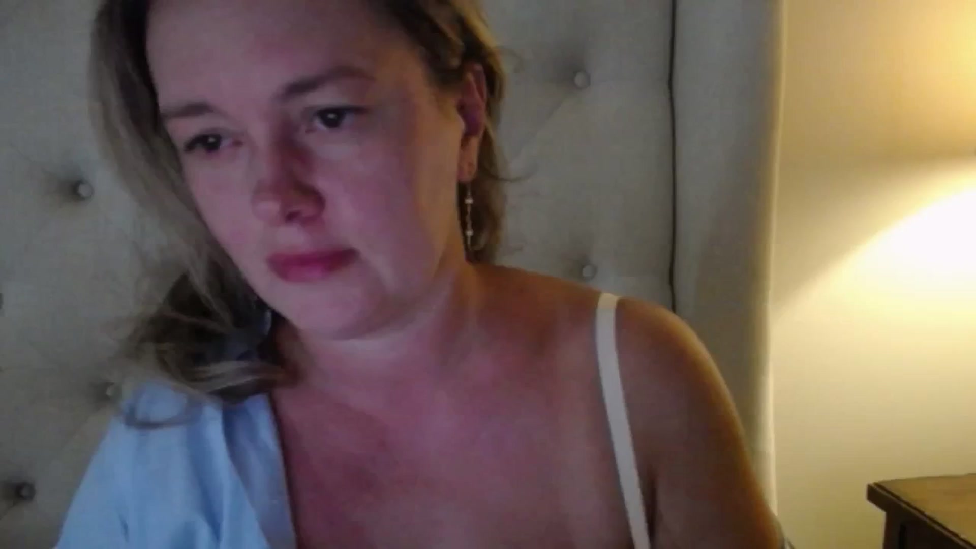 Gallery image thumbnail from J0llye's myfreecams stream on, 07/16/2025, 20:32 image 7 of 20