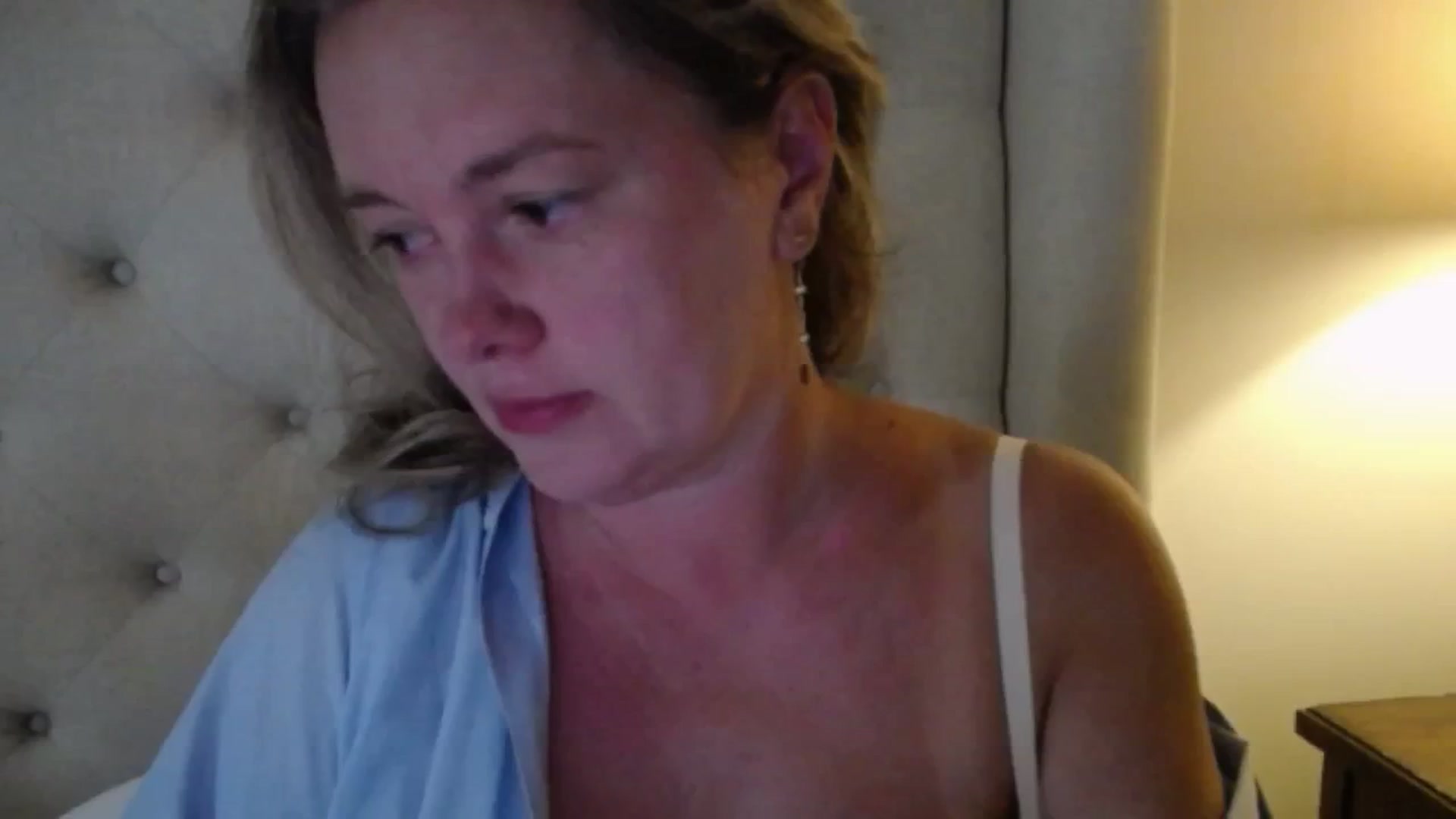 Gallery image thumbnail from J0llye's myfreecams stream on, 07/16/2025, 20:32 image 4 of 20