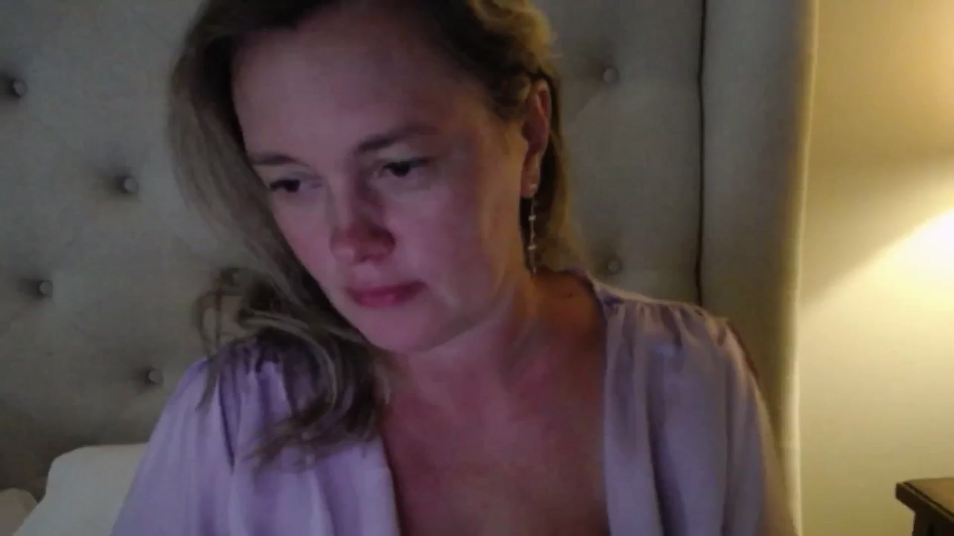 Gallery image thumbnail from J0llye's myfreecams stream on, 07/17/2025, 20:10 image 1 of 20