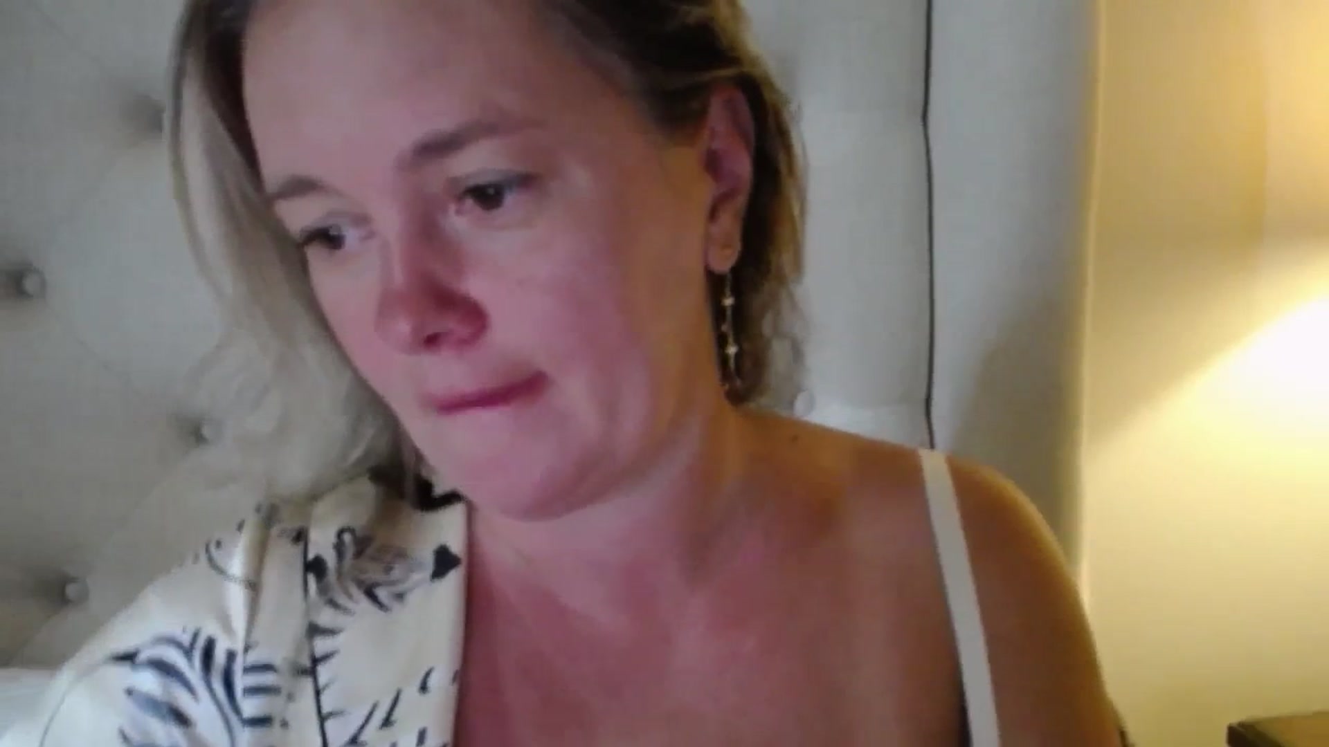 Gallery image thumbnail from J0llye's myfreecams stream on, 07/22/2025, 20:23 image 19 of 20