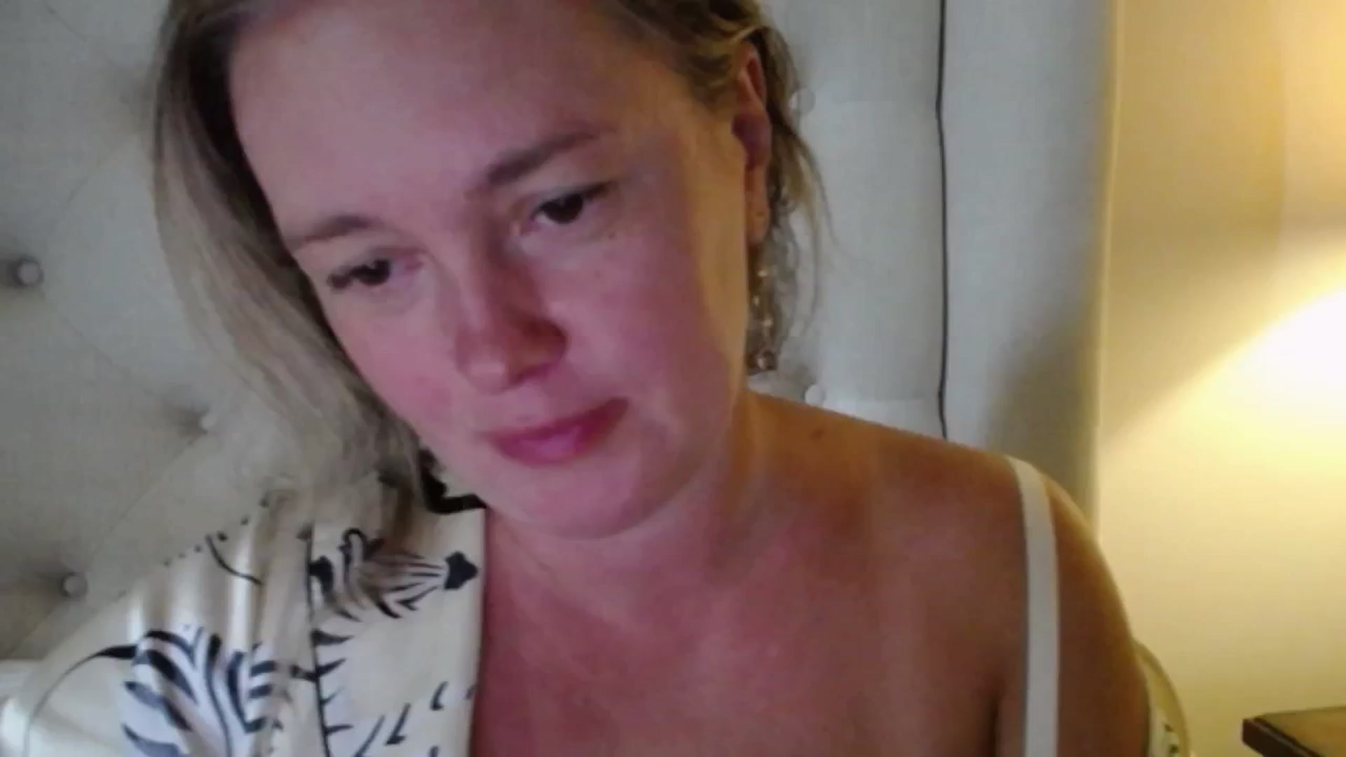 Gallery image thumbnail from J0llye's myfreecams stream on, 07/22/2025, 20:23 image 14 of 20