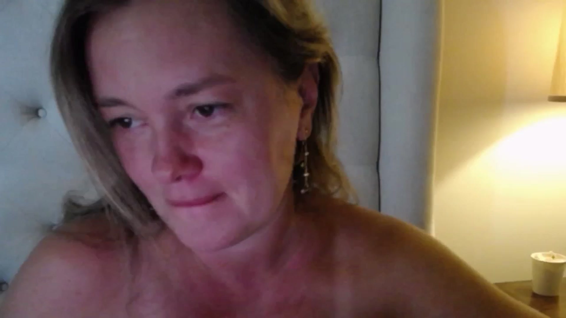 Gallery image thumbnail from J0llye's myfreecams stream on, 07/23/2025, 19:22 image 8 of 20