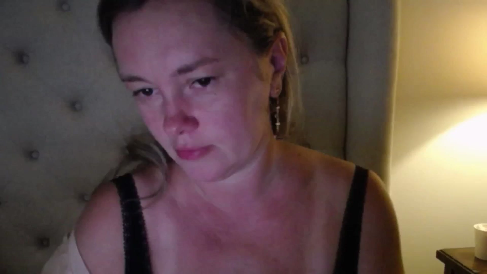 Gallery image thumbnail from J0llye's myfreecams stream on, 07/23/2025, 19:22 image 1 of 20