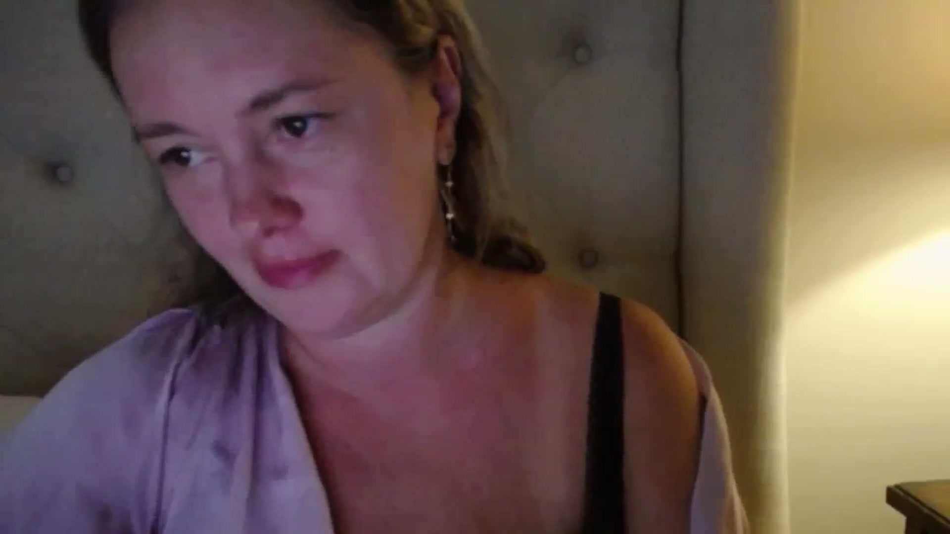 Gallery image thumbnail from J0llye's myfreecams stream on, 07/24/2025, 20:21 image 12 of 20