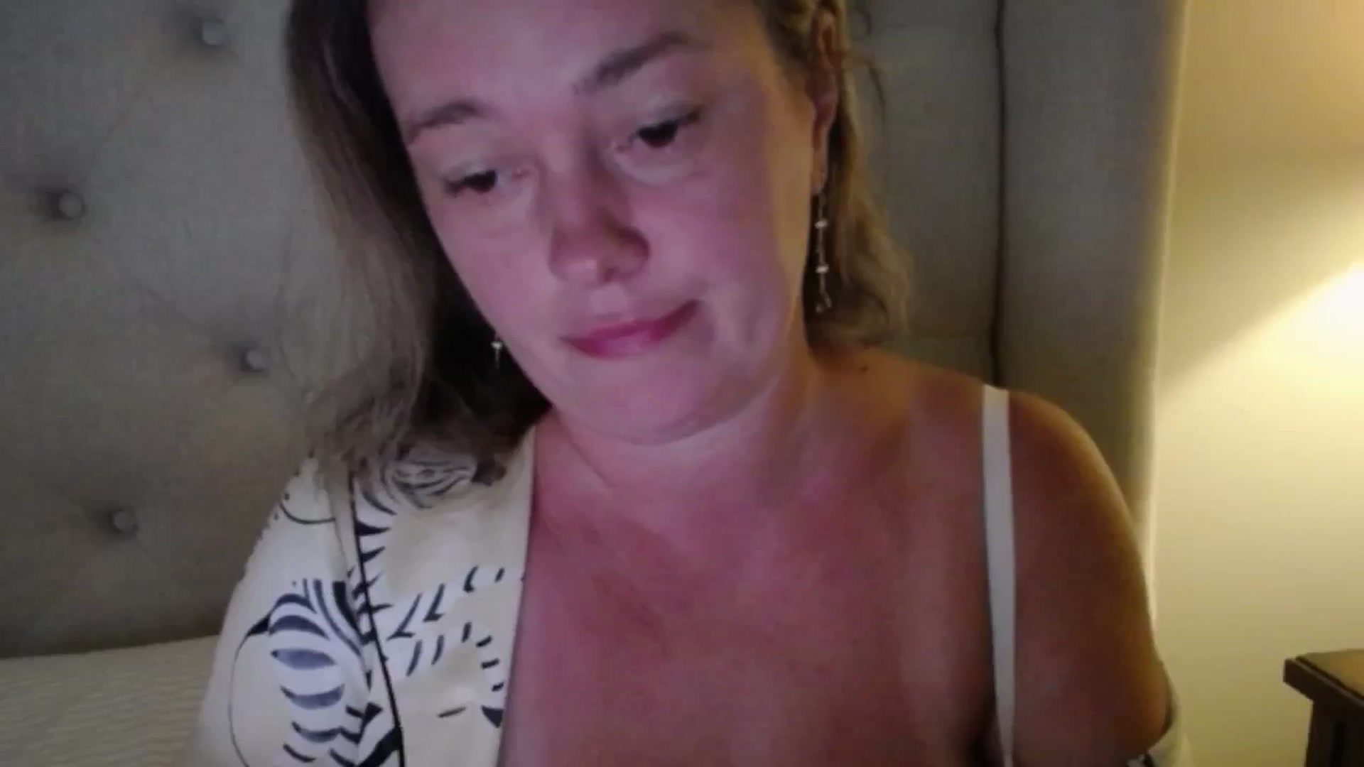 Gallery image thumbnail from J0llye's myfreecams stream on, 07/25/2025, 20:17 image 9 of 20