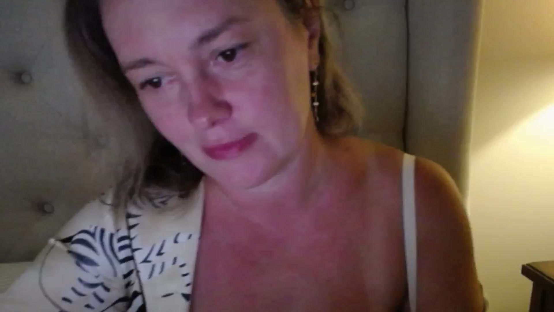 Gallery image thumbnail from J0llye's myfreecams stream on, 07/25/2025, 20:17 image 6 of 20