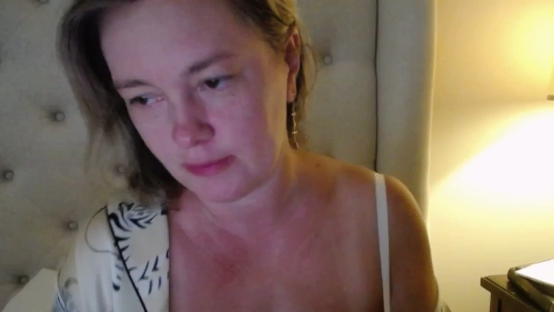 Gallery image thumbnail from J0llye's myfreecams stream on, 07/26/2025, 14:13 image 4 of 20