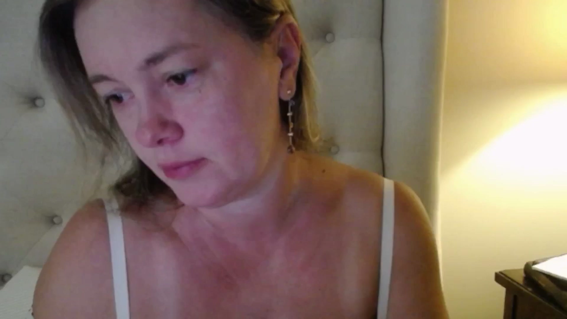 Gallery image thumbnail from J0llye's myfreecams stream on, 07/26/2025, 14:13 image 19 of 20