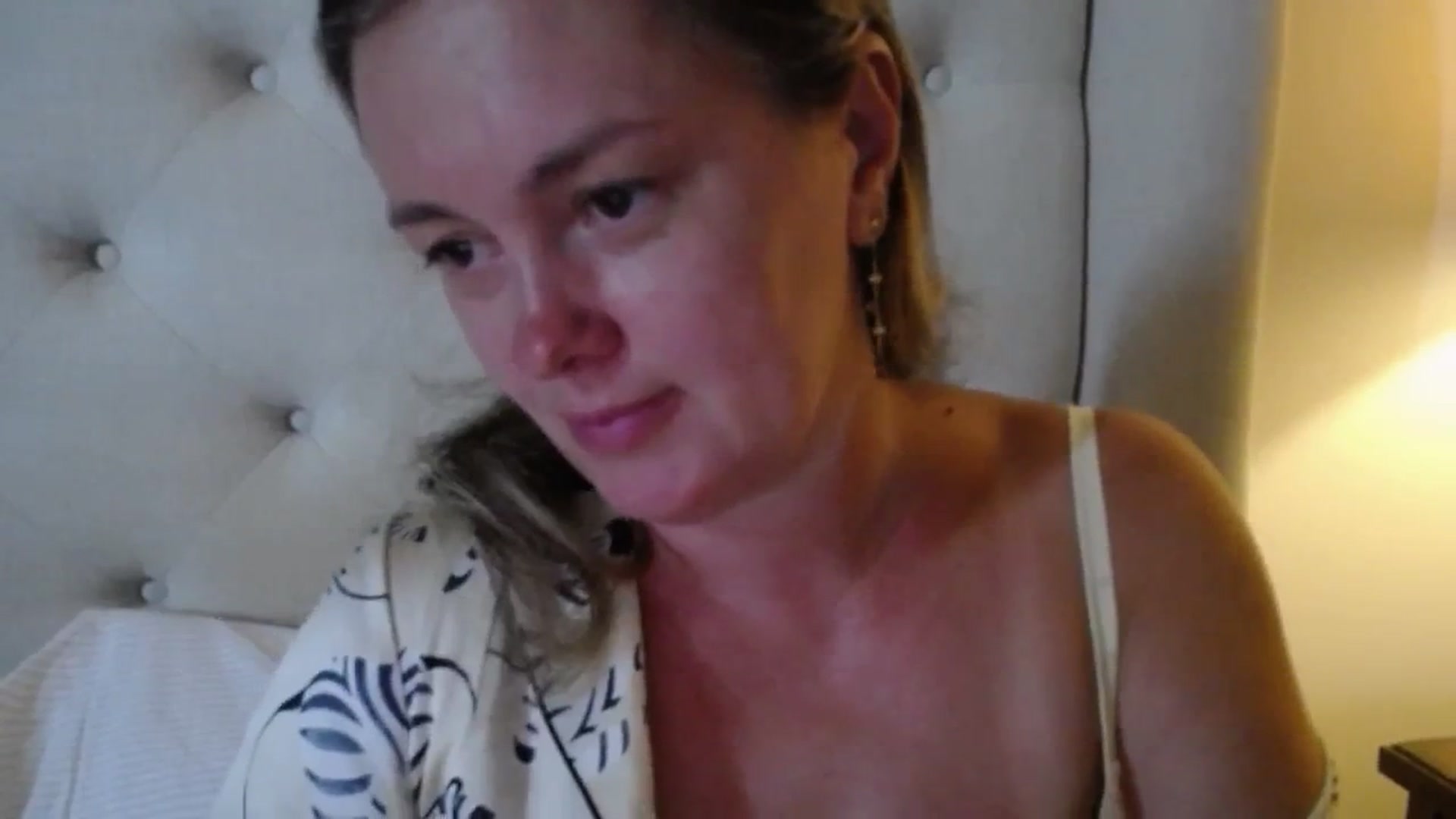 Gallery image thumbnail from J0llye's myfreecams stream on, 07/26/2025, 20:51 image 7 of 20