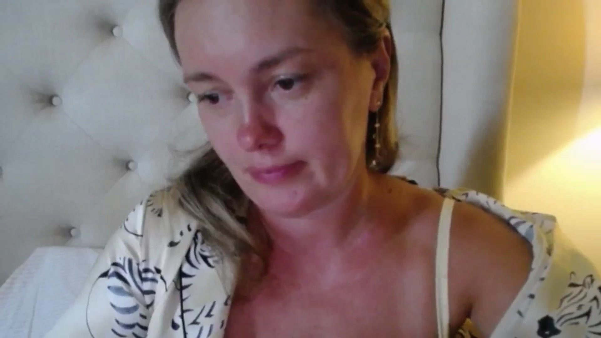 Gallery image thumbnail from J0llye's myfreecams stream on, 07/26/2025, 20:51 image 14 of 20