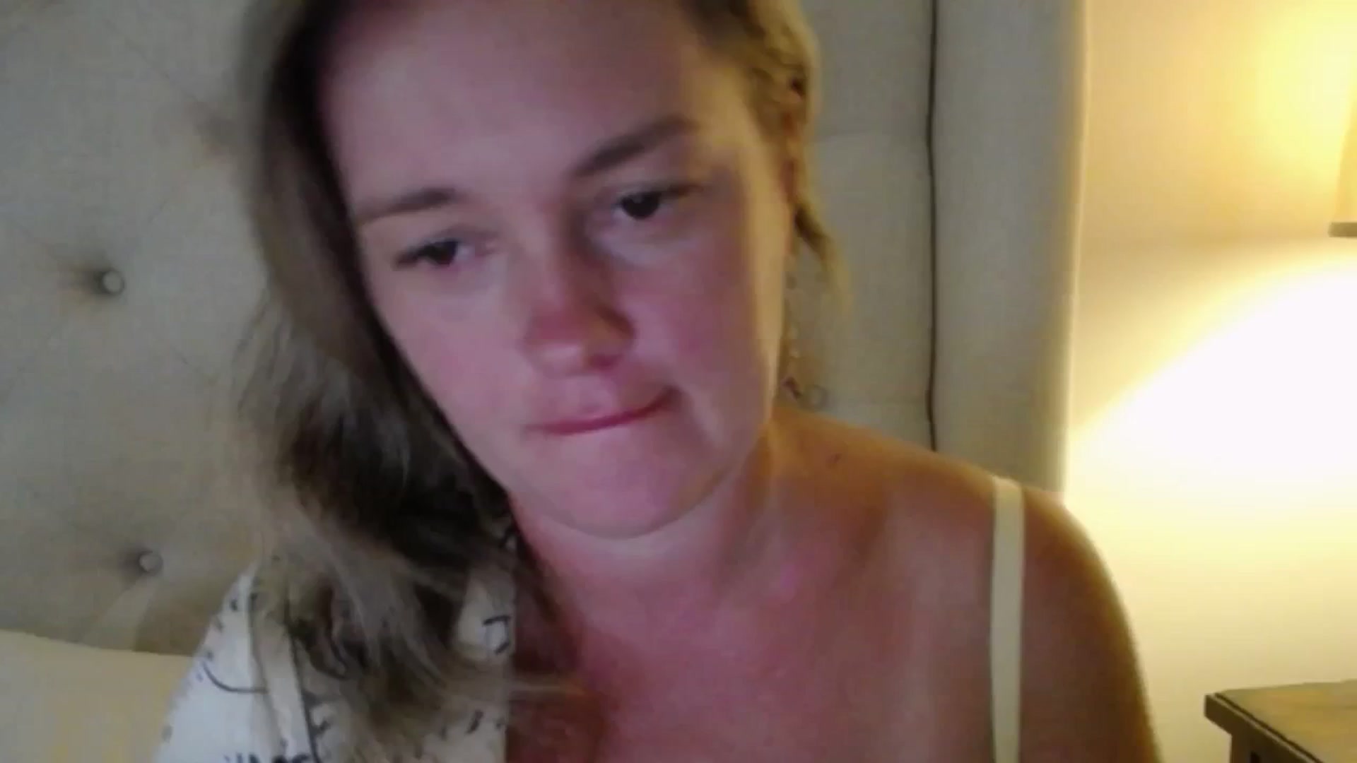 Gallery image thumbnail from J0llye's myfreecams stream on, 07/29/2025, 20:17 image 1 of 20