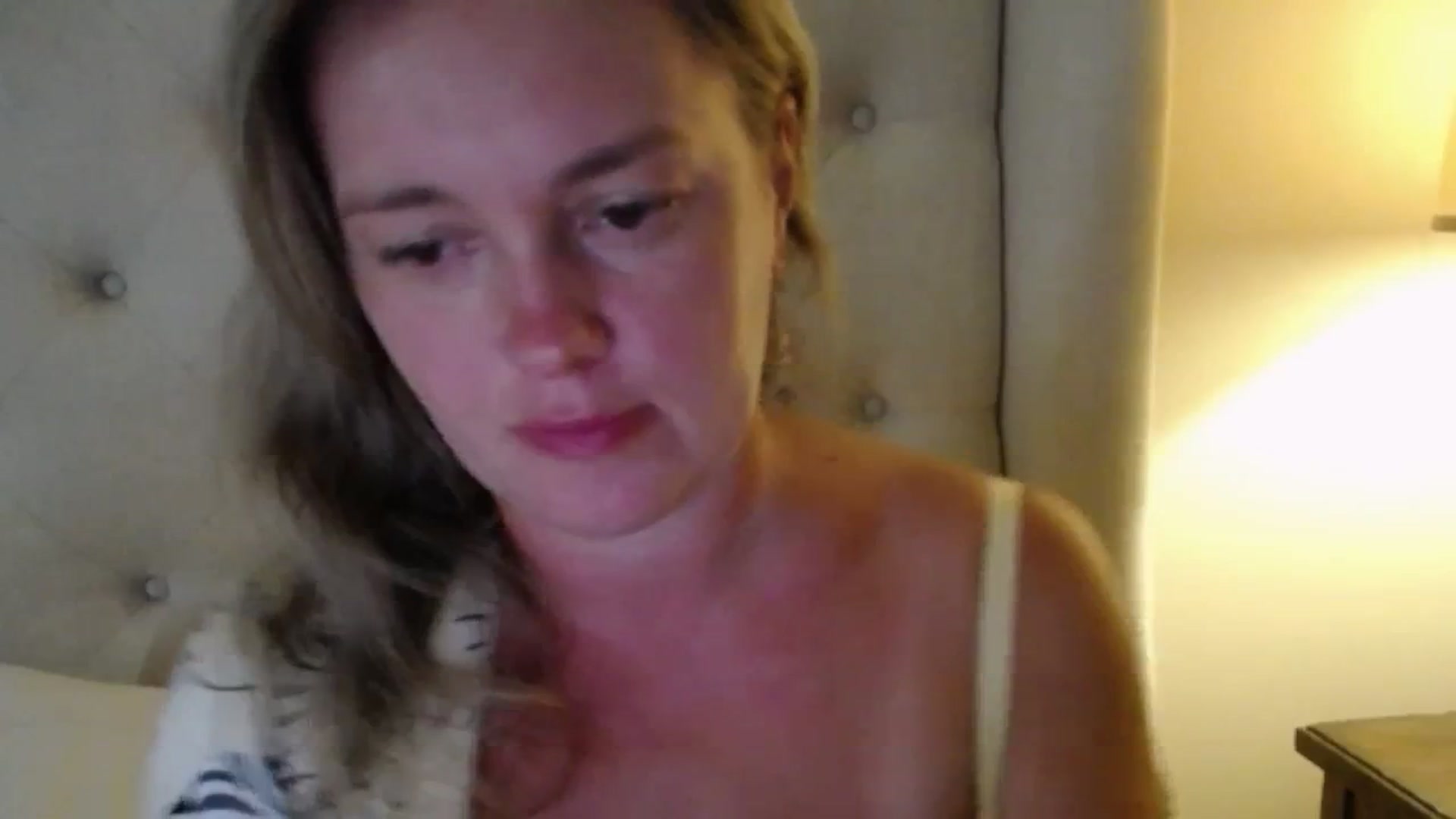 Gallery image thumbnail from J0llye's myfreecams stream on, 07/29/2025, 20:17 image 7 of 20