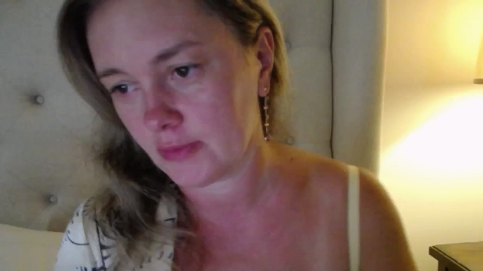 Gallery image thumbnail from J0llye's myfreecams stream on, 07/29/2025, 20:17 image 2 of 20