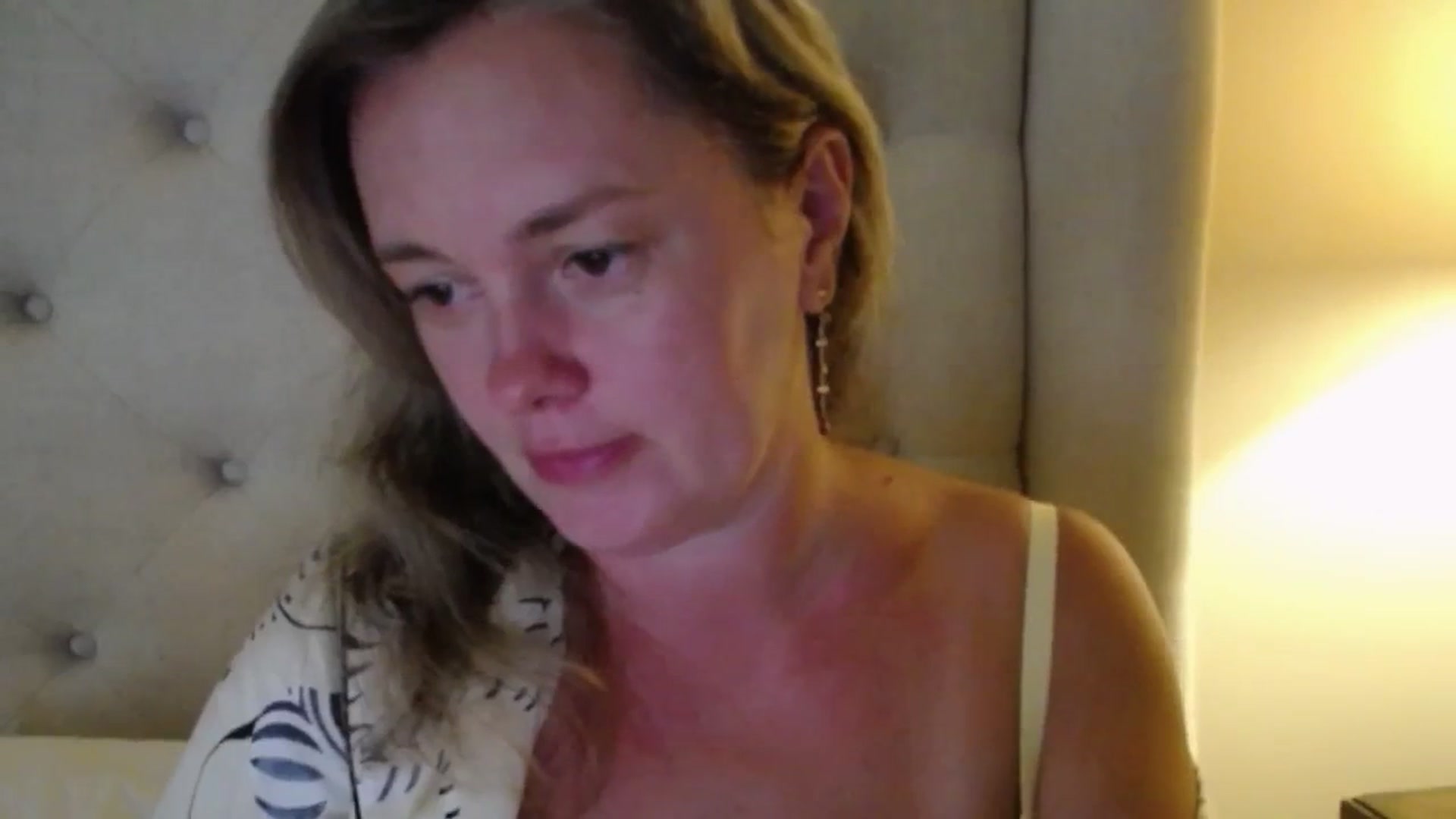 Gallery image thumbnail from J0llye's myfreecams stream on, 07/29/2025, 20:17 image 16 of 20
