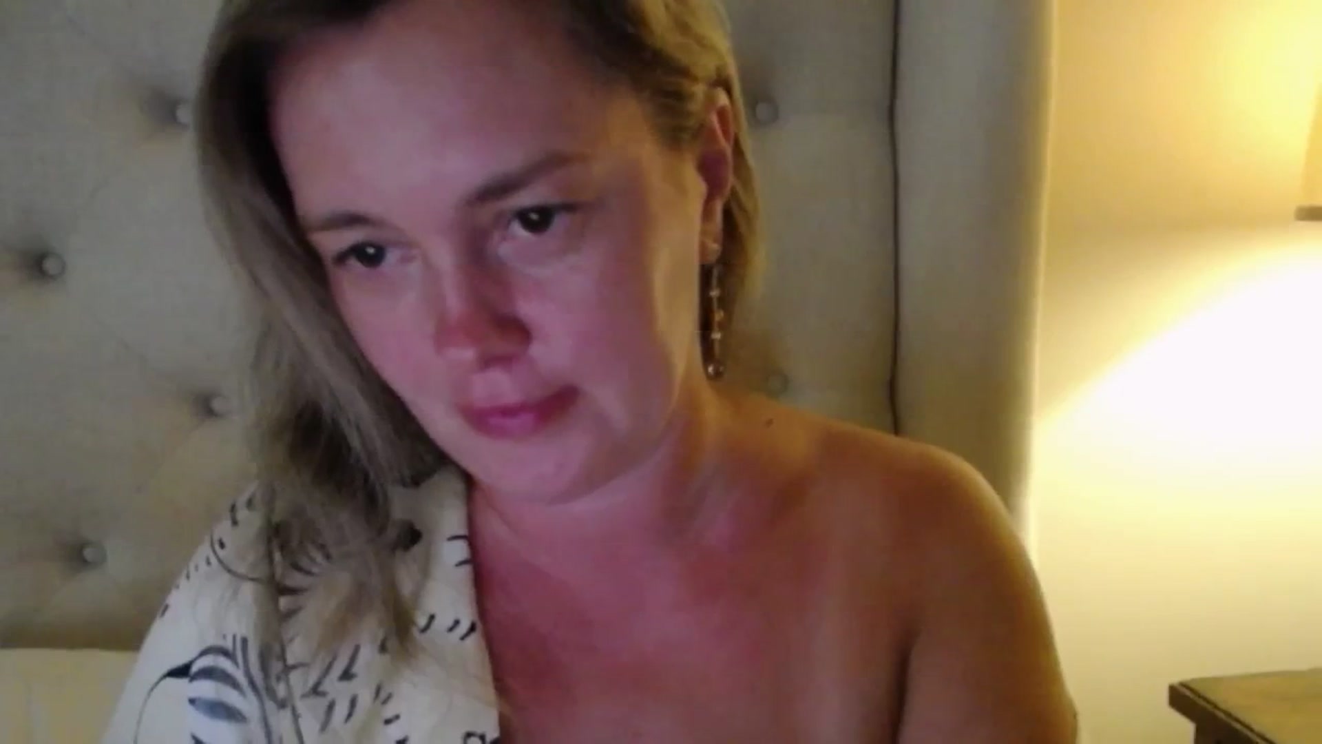 Gallery image thumbnail from J0llye's myfreecams stream on, 07/29/2025, 21:06 image 16 of 20