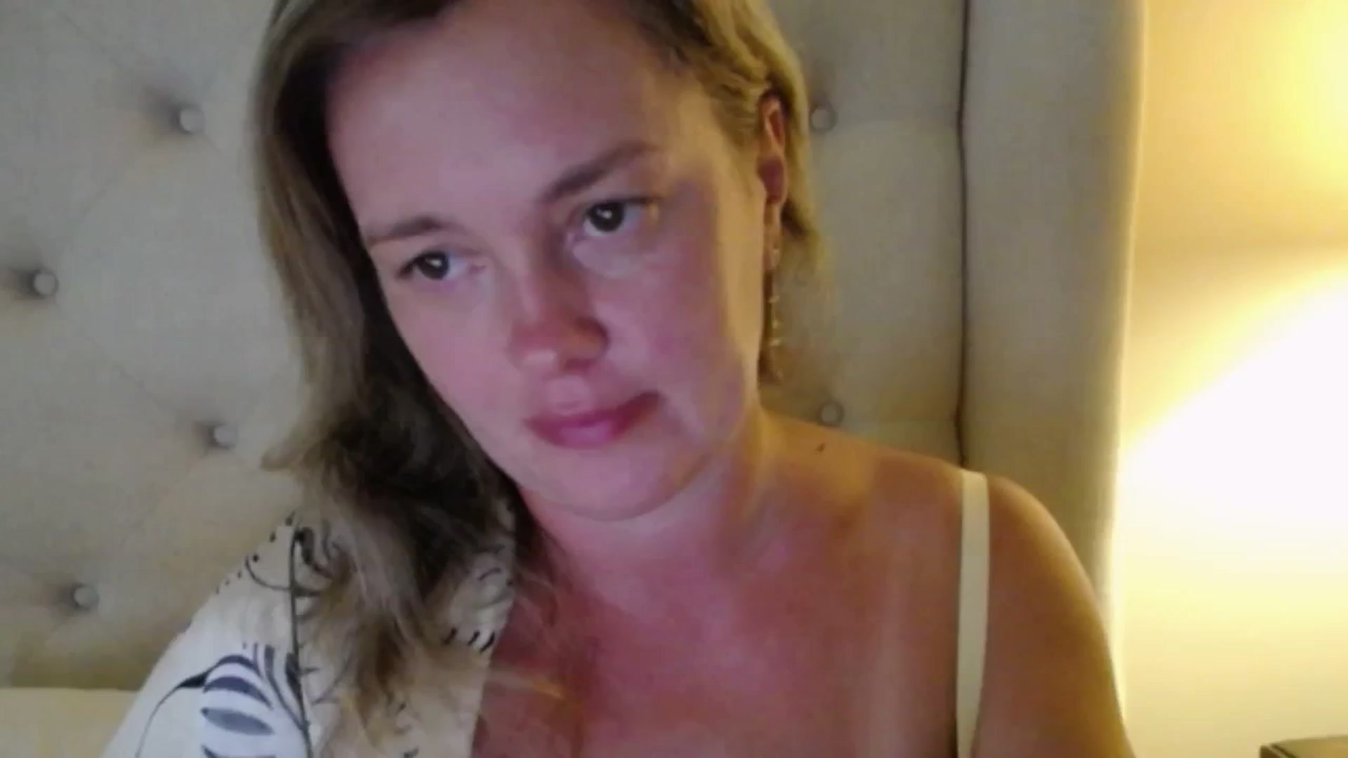Gallery image thumbnail from J0llye's myfreecams stream on, 07/29/2025, 21:06 image 1 of 20