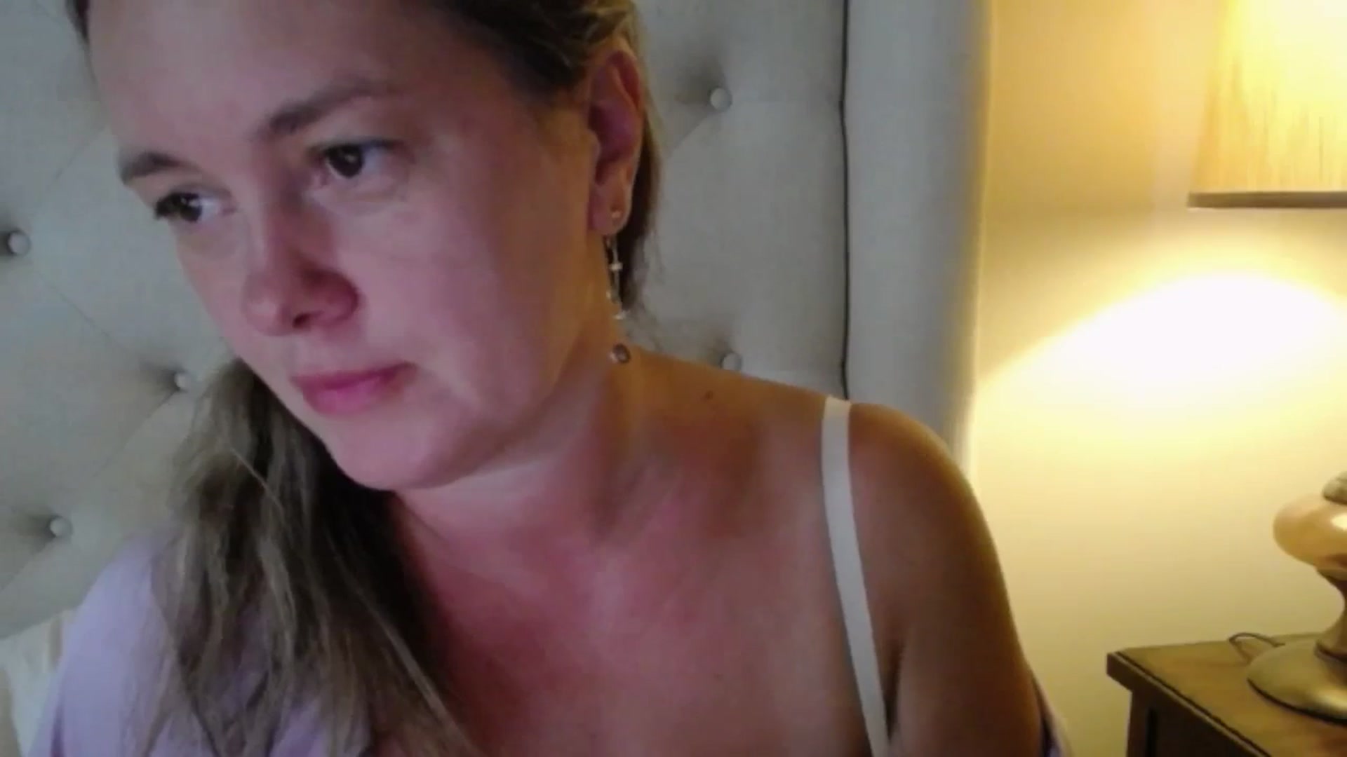 Gallery image thumbnail from J0llye's myfreecams stream on, 07/31/2025, 20:31 image 7 of 20