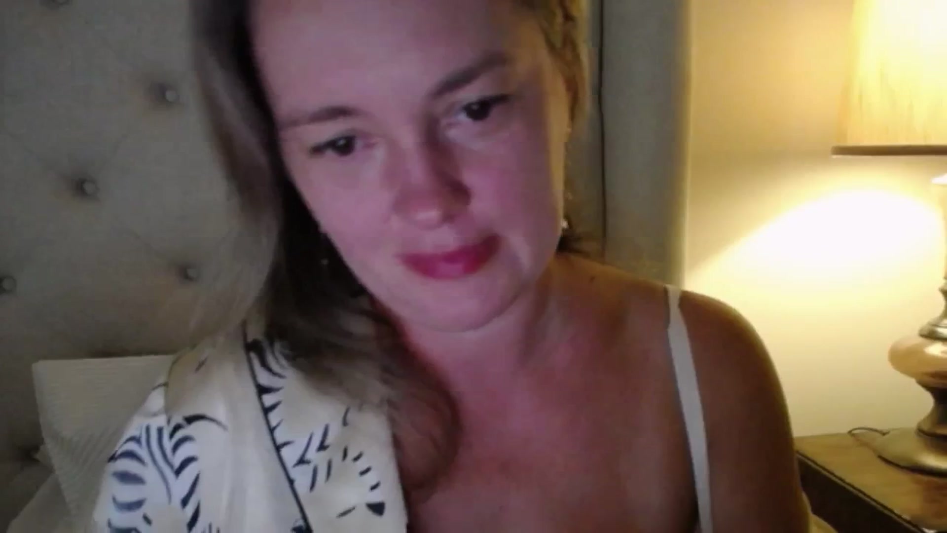 Gallery image thumbnail from J0llye's myfreecams stream on, 08/01/2025, 19:58 image 14 of 20