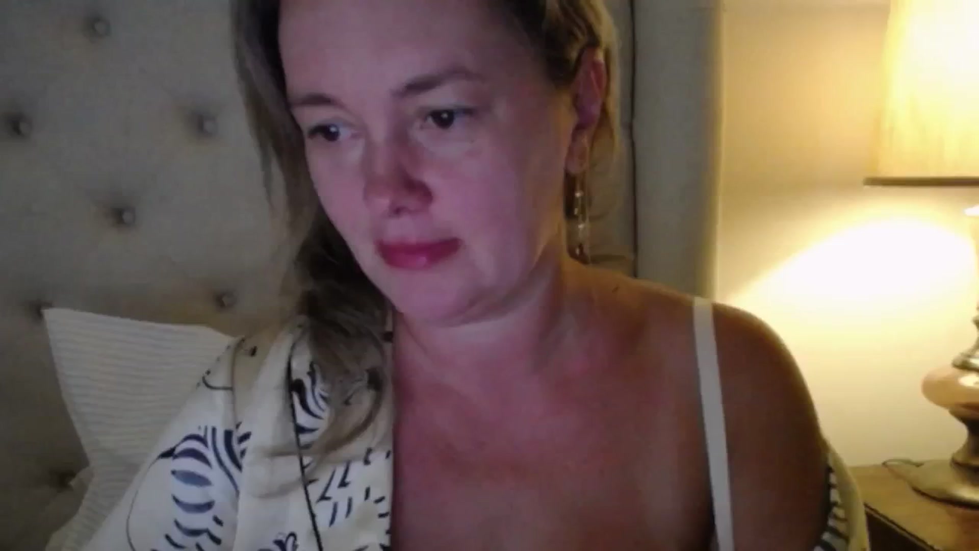 Gallery image thumbnail from J0llye's myfreecams stream on, 08/01/2025, 19:58 image 2 of 20