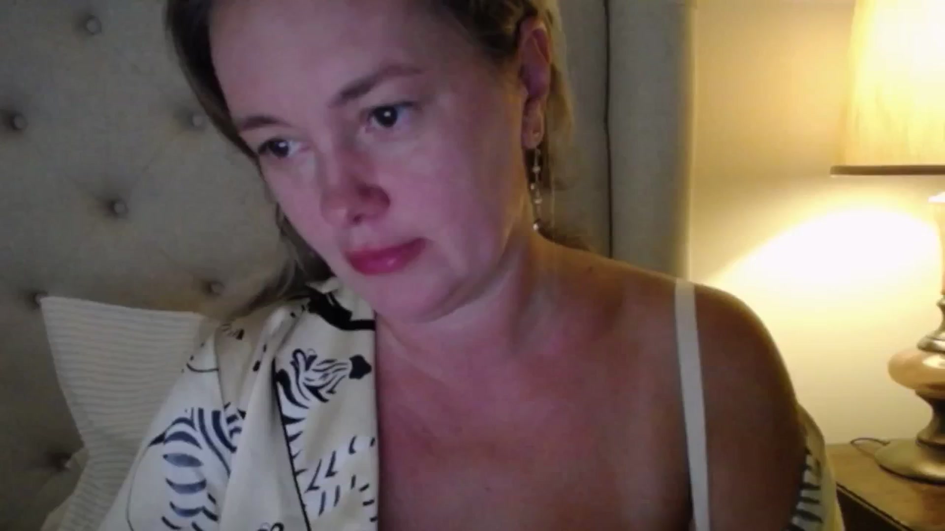 Gallery image thumbnail from J0llye's myfreecams stream on, 08/01/2025, 19:58 image 3 of 20