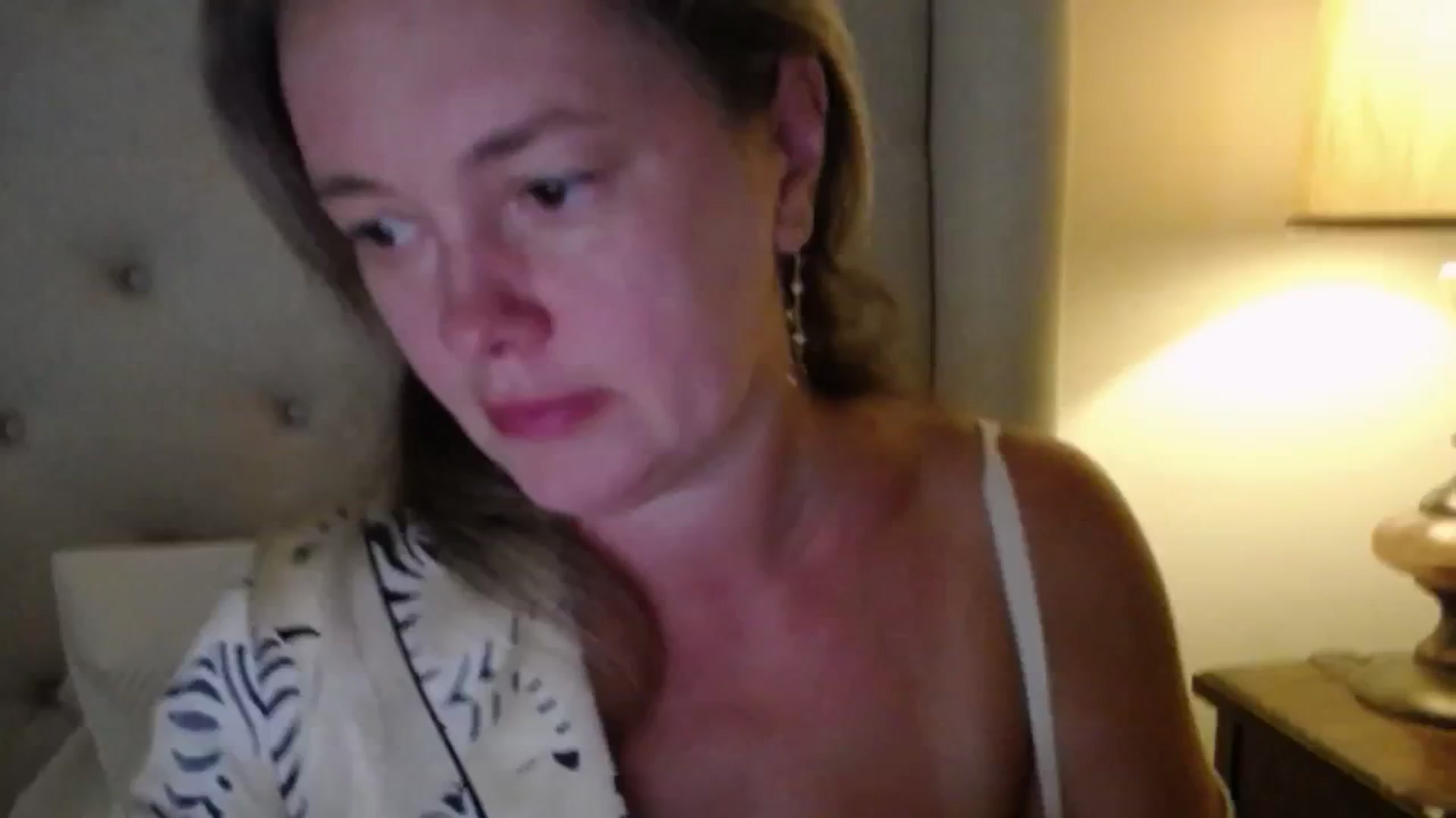 Gallery image thumbnail from J0llye's myfreecams stream on, 08/01/2025, 19:58 image 16 of 20