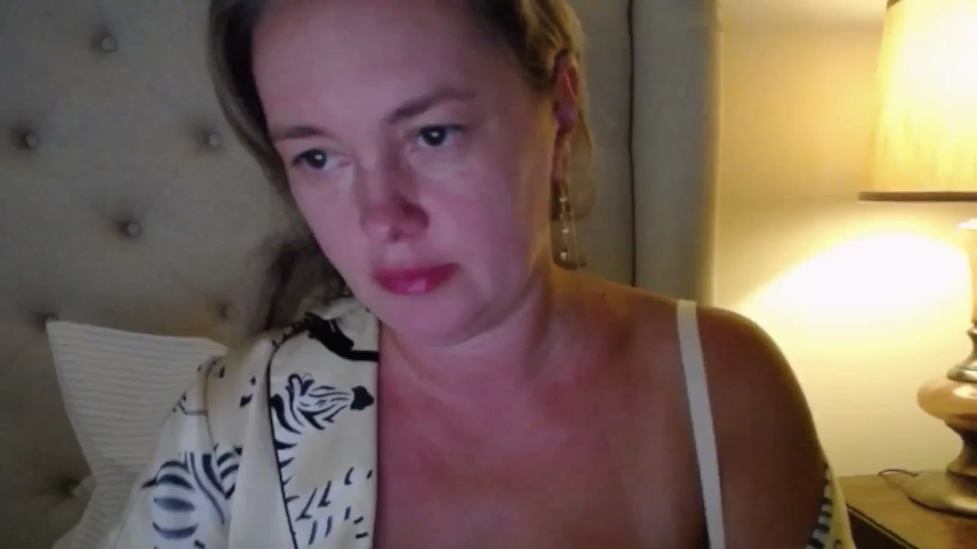 Gallery image thumbnail from J0llye's myfreecams stream on, 08/01/2025, 19:58 image 1 of 20